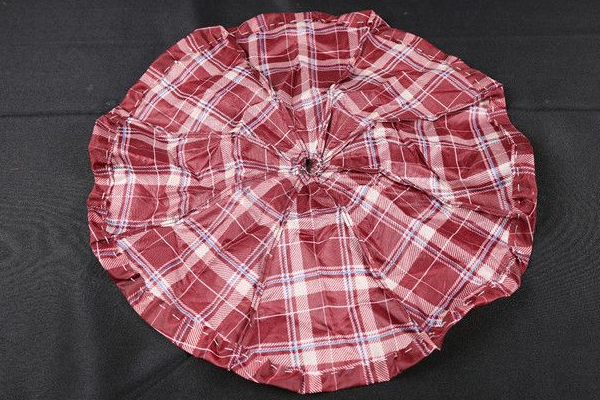 雨傘布尼龍布激光切割裁剪，晴天雨天都有激光的陪伴