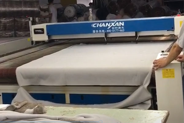 大型布料準用激光切割設備——電腦激光裁床機 大型布料準用激光切割設備——電腦激光裁床機